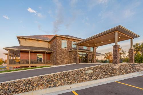Timberlake Hotel — Staples