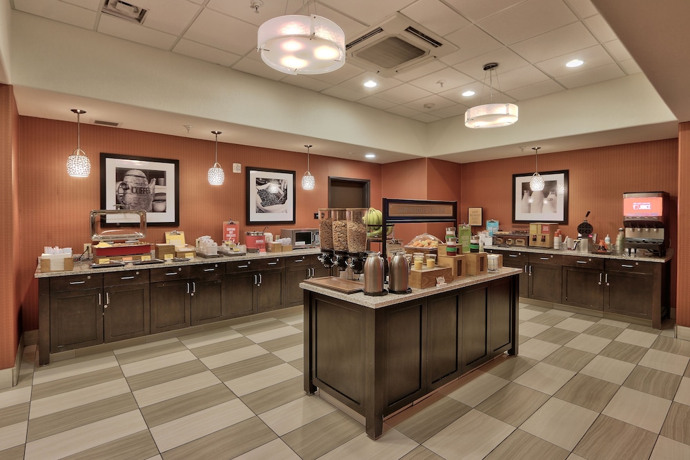 Hampton Inn & Suites Albuquerque North I 25 - photo 21