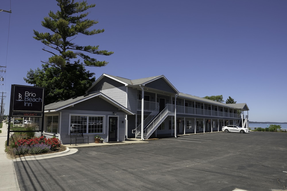 Brio Beach Inn - photo 45