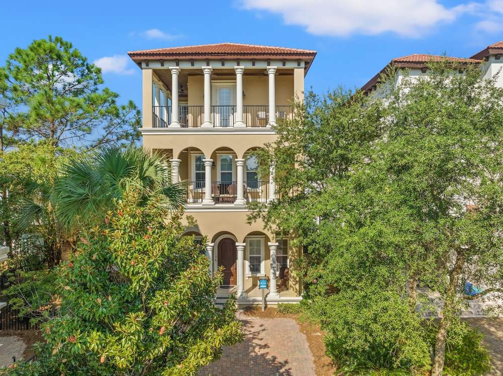 156 Palmeria Way Mediterranea — 4-Star Luxury Hotel in Seaside, United States