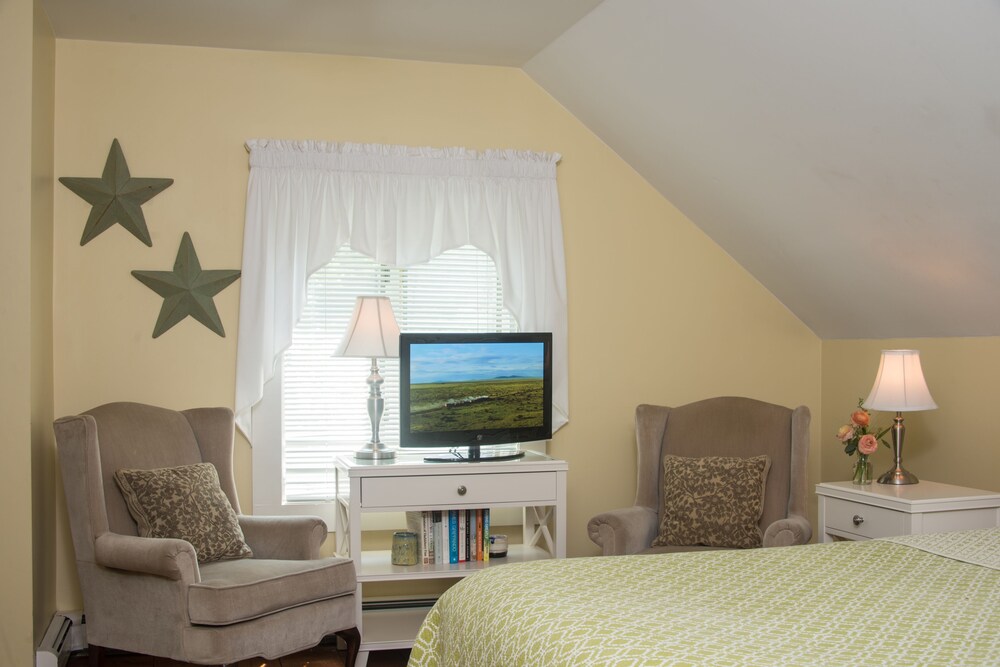 Brass Lantern Inn - photo 27