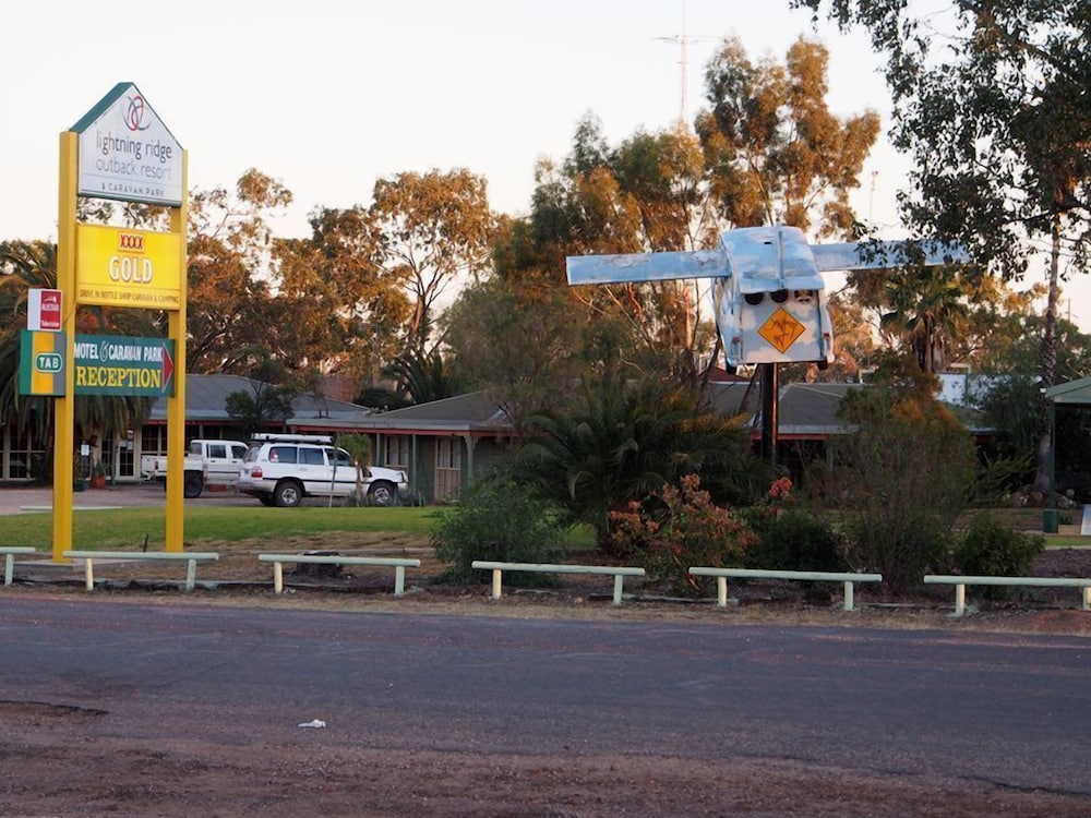 Lightning Ridge Outback Resort Caravan Park — Lightning Ridge