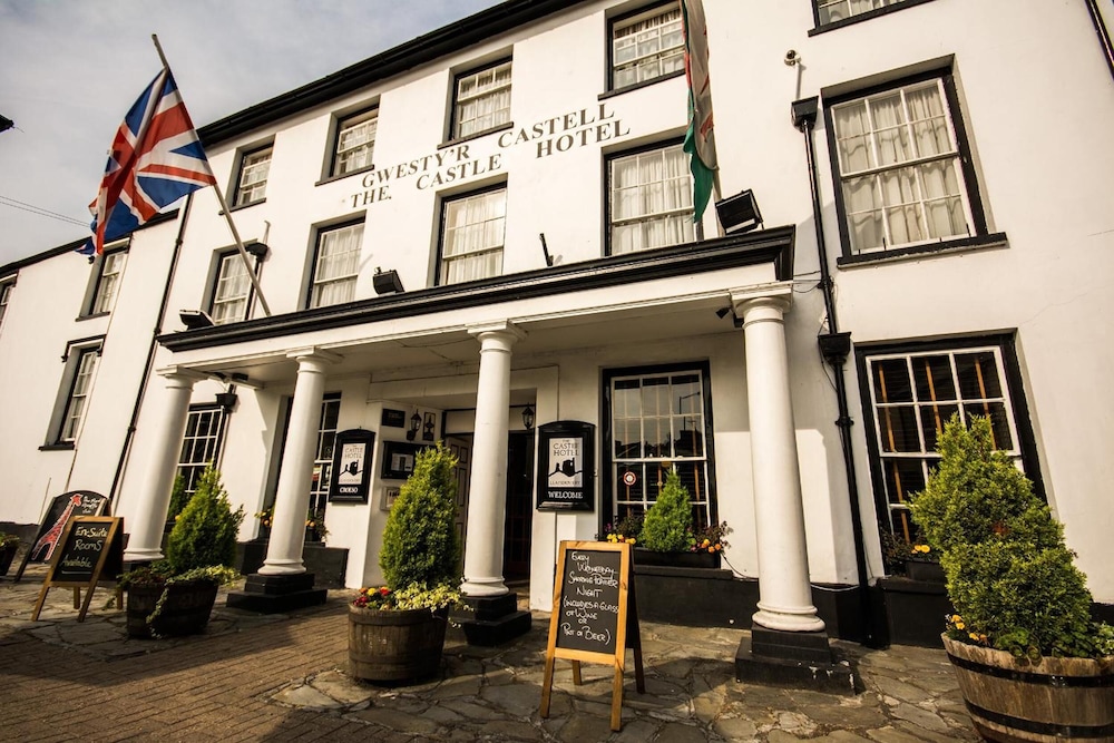 Castle Hotel — 4-Star Luxury Hotel in Llandovery, United Kingdom