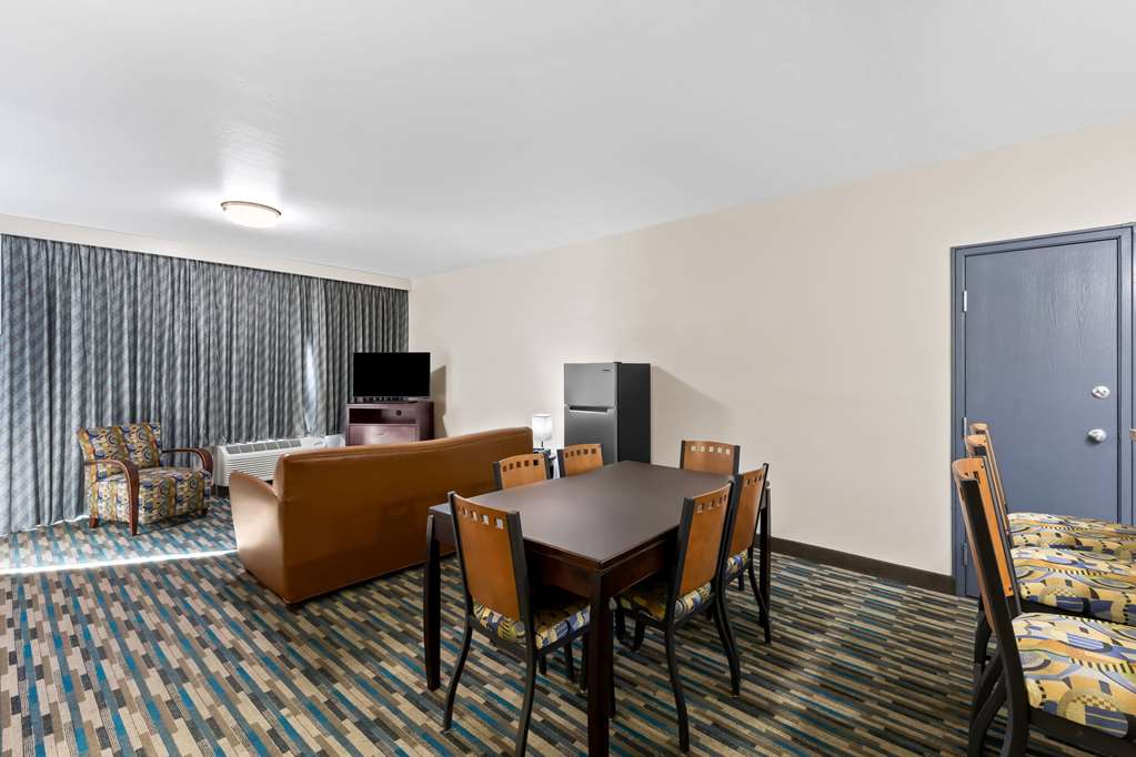 Days Inn & Suites by Wyndham Mesa Near Phoenix - photo 46