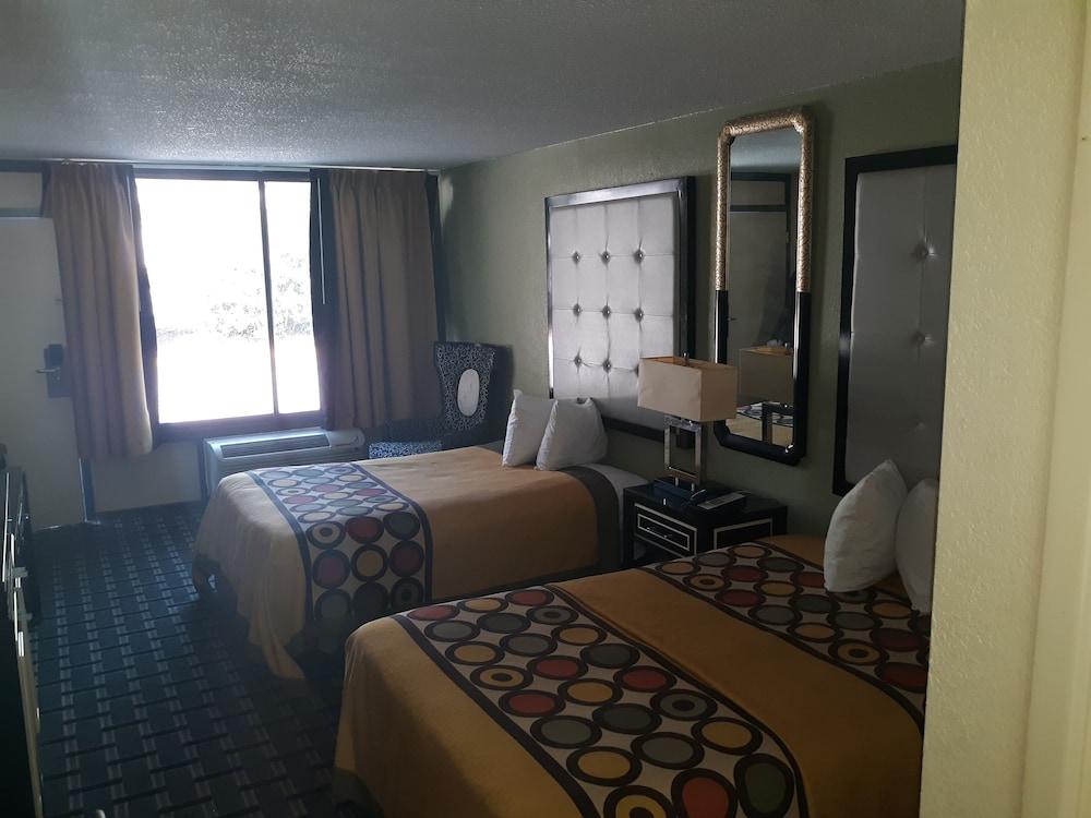 Super 8 Montgomery - photo 7