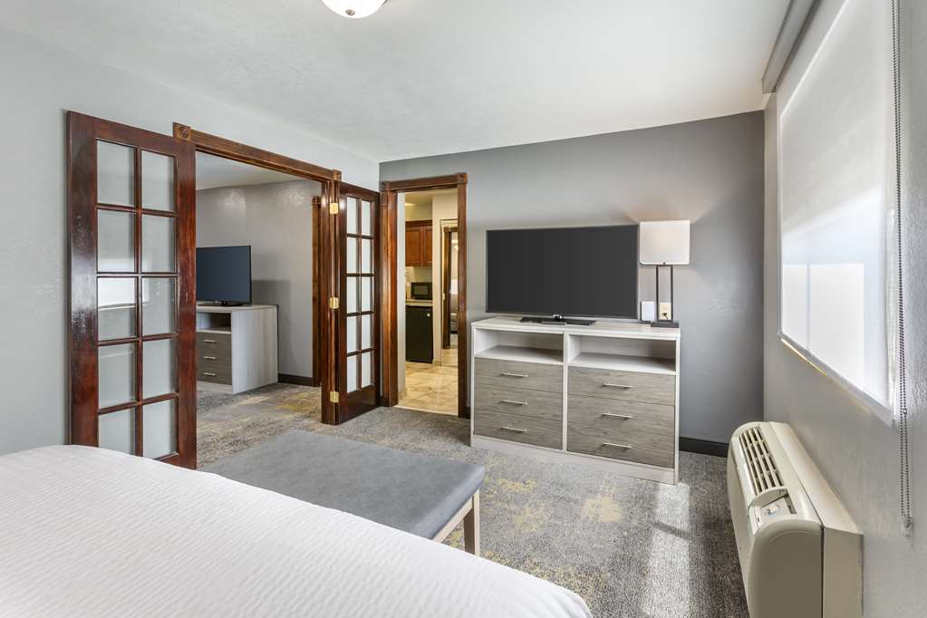 Best Western Plus Weston Inn - photo 25