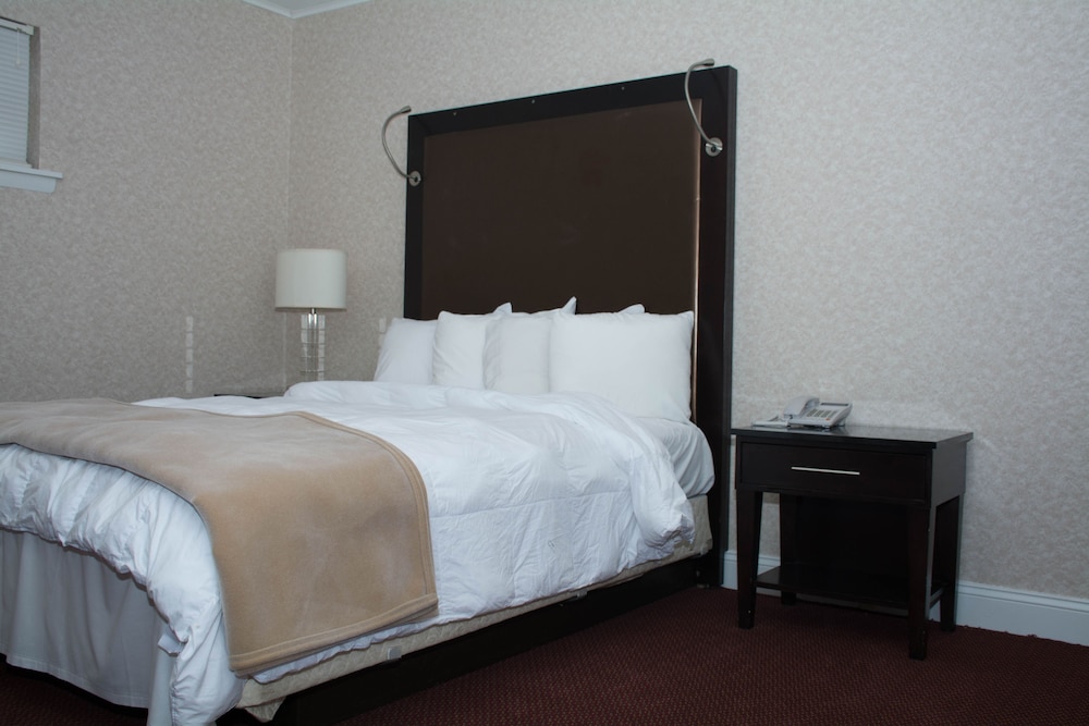Atlantic Inn & Suites - photo 6
