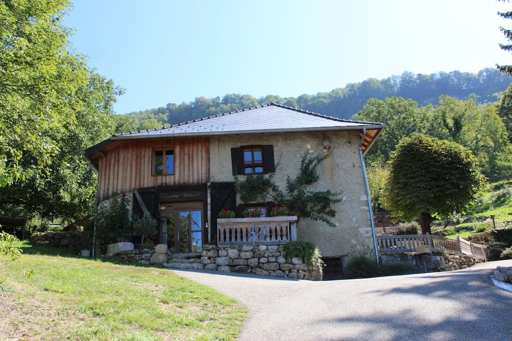 Les Pipistrelles - last minute hotel in Saint-Beron