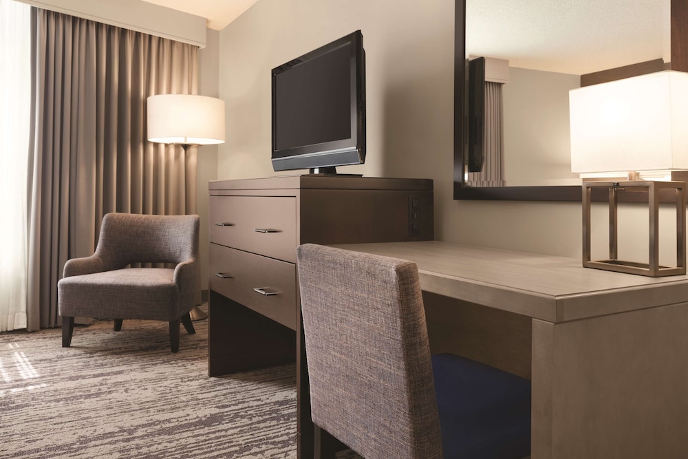 Embassy Suites by Hilton Atlanta at Centennial Olympic Park - photo 16