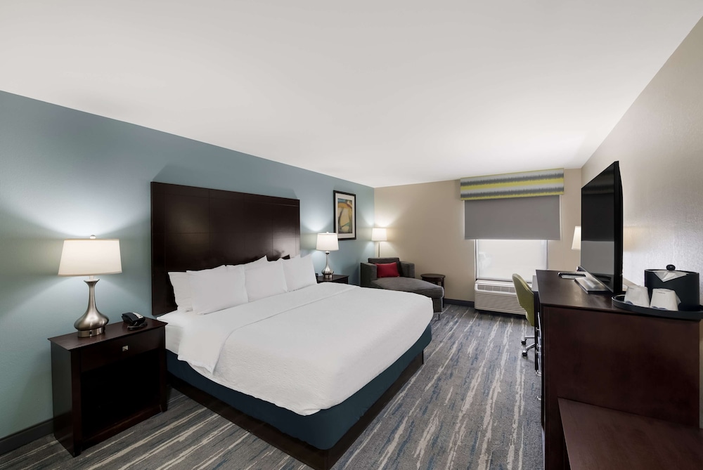 Hampton Inn Marshall - photo 7