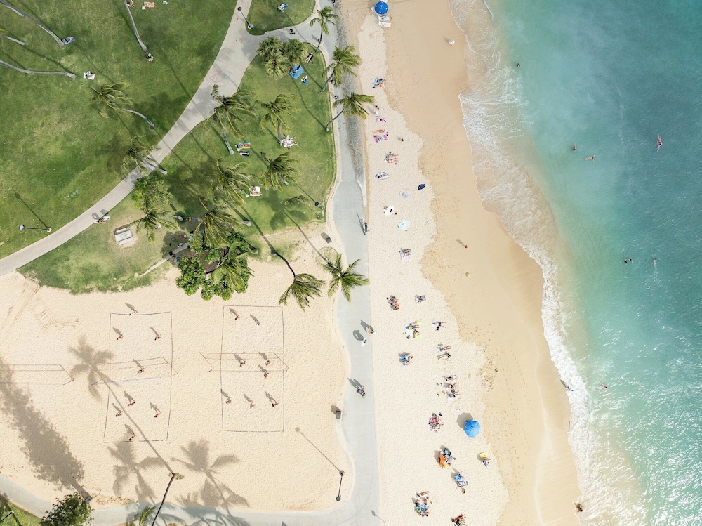 Luana Waikiki Hotel & Suites - photo 171