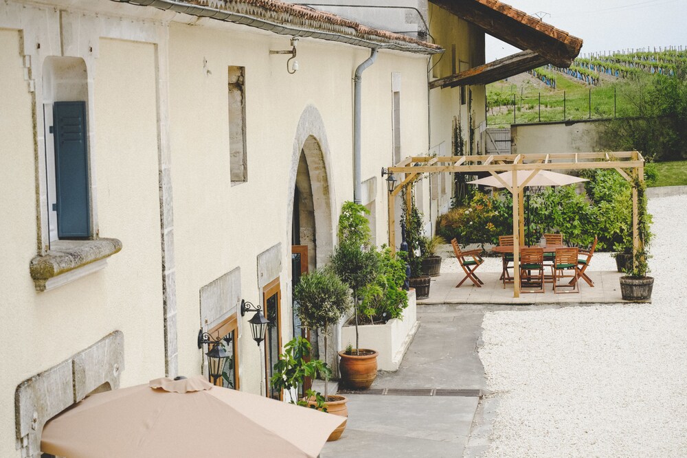 La Vue France — hotel in Chateauneuf-Sur-Charente