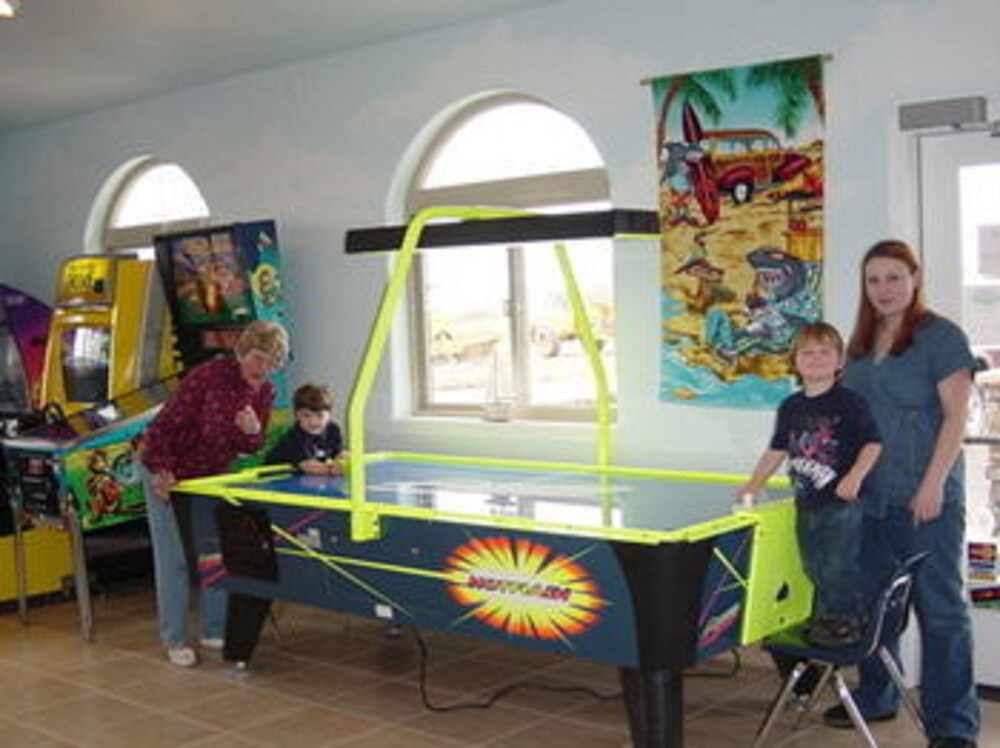 Emerald Dolphin Inn & Mini Golf - photo 28