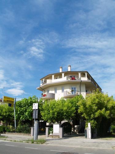Hotel Moderno — hotel in Cervia