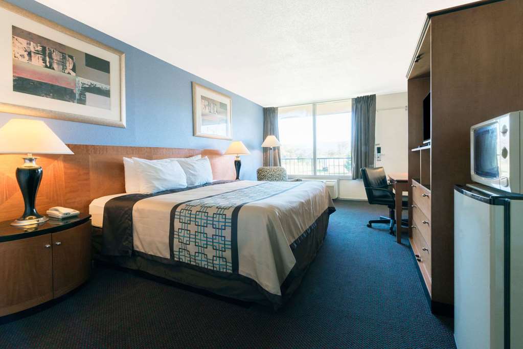 Days Inn by Wyndham Luray Shenandoah - photo 17