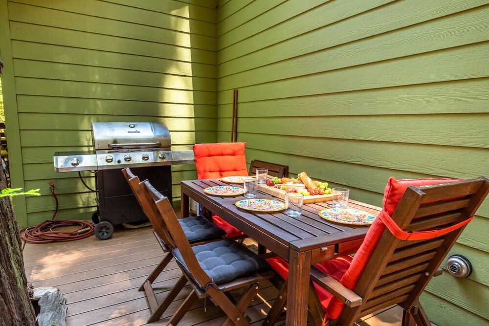 Vino Velo Retreat Redwoods Hot Tub Fire Table BBQ Game Room Fast WiFi Dog Friendly - photo 6