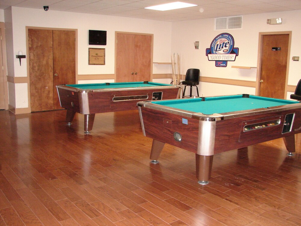 Columbus Inn & Suites - photo 16