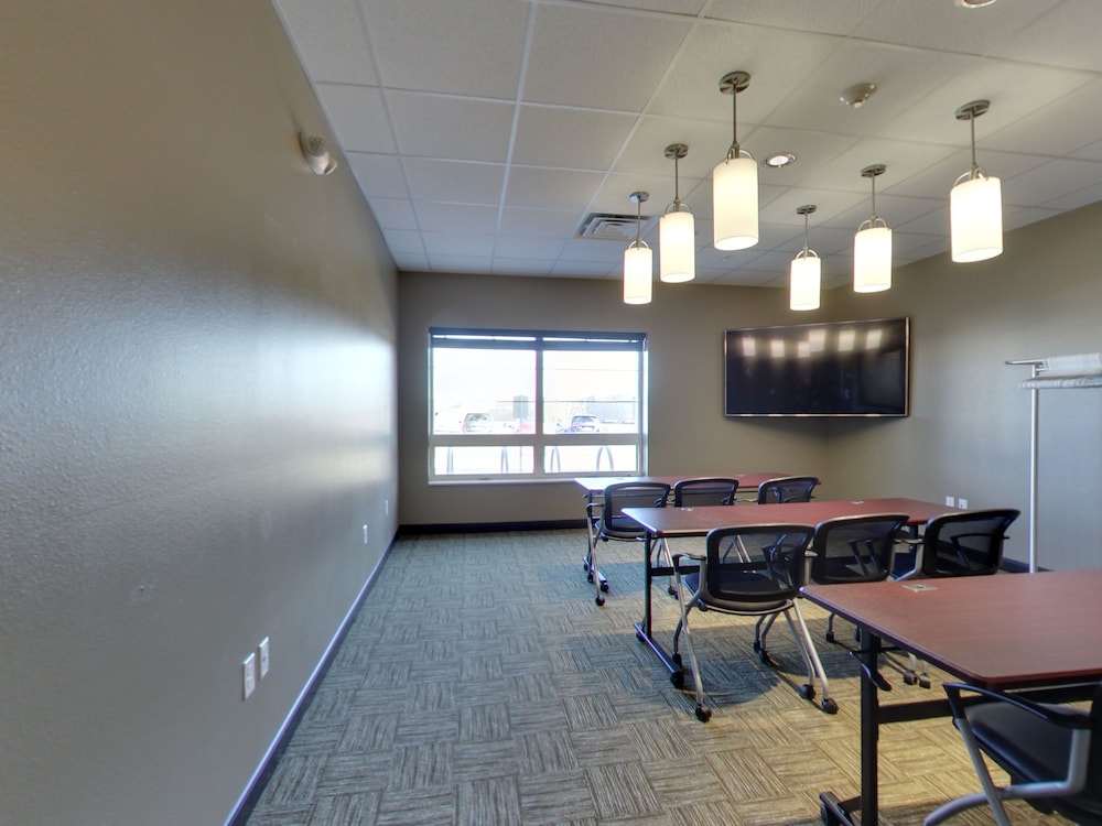 Staybridge Suites Madison Fitchburg - photo 91