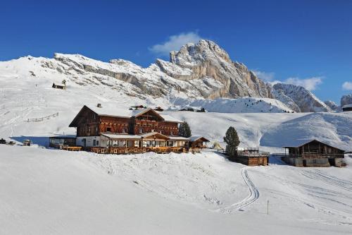 Berghaus Fermeda in Santa Cristina Valgardena, Italy