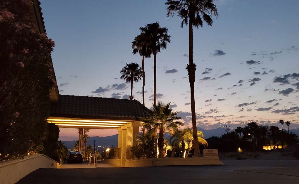 Azure Palm Hot Springs — Desert Hot Springs