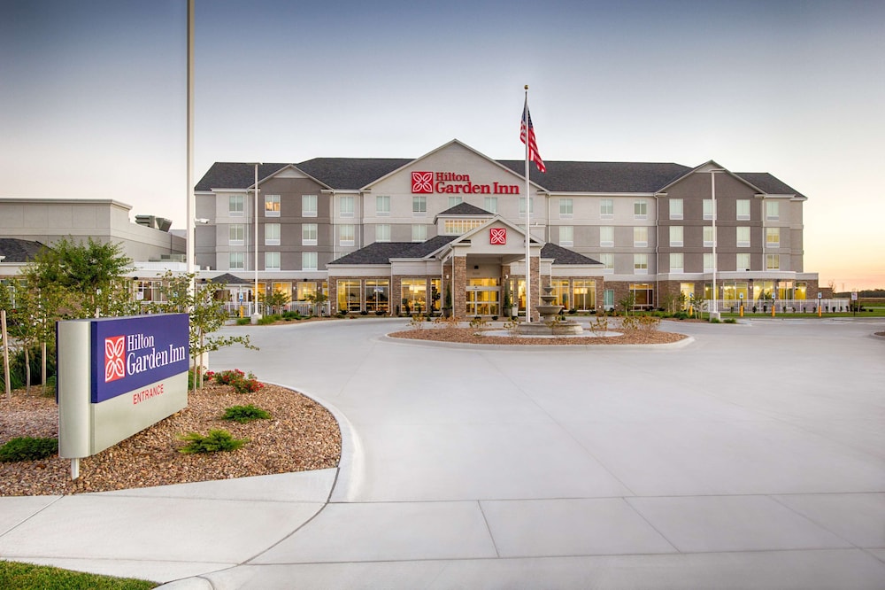 Hilton Garden Inn Salina - photo 37