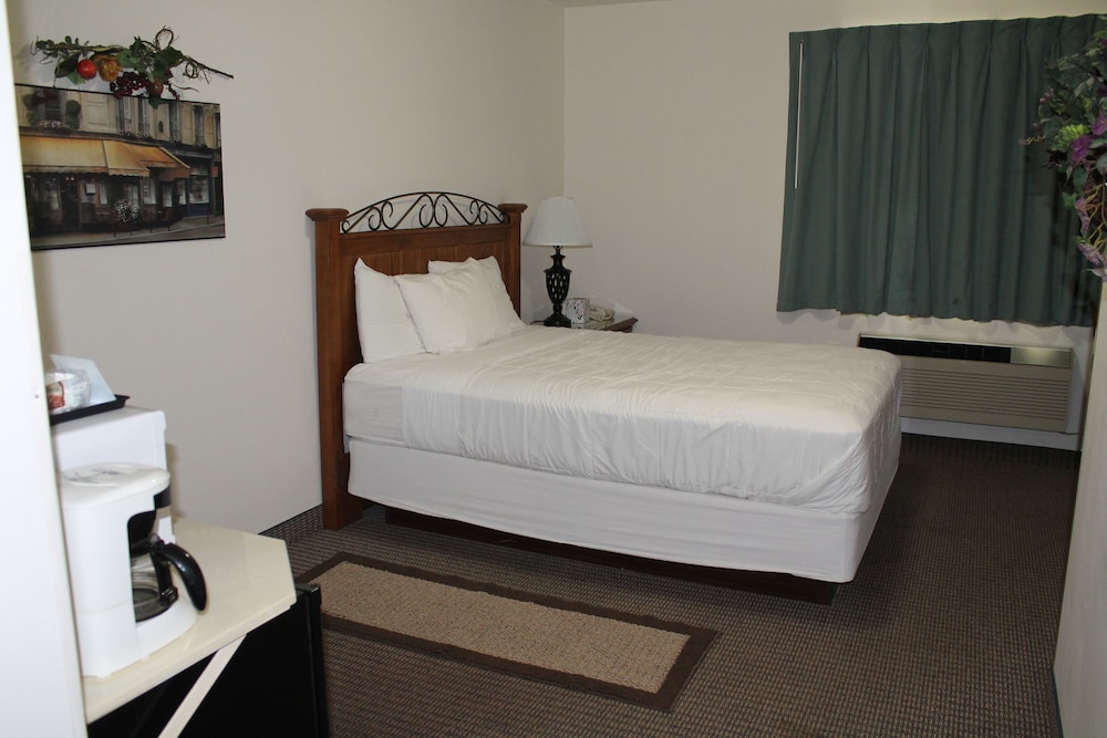 American Host Inn - photo 6