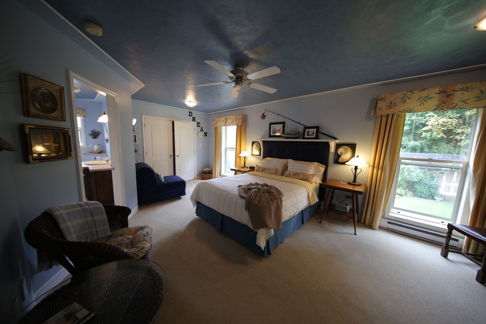 Willow Guest House B&B — 4-Star Luxury Hotel in Courtenay, Canada