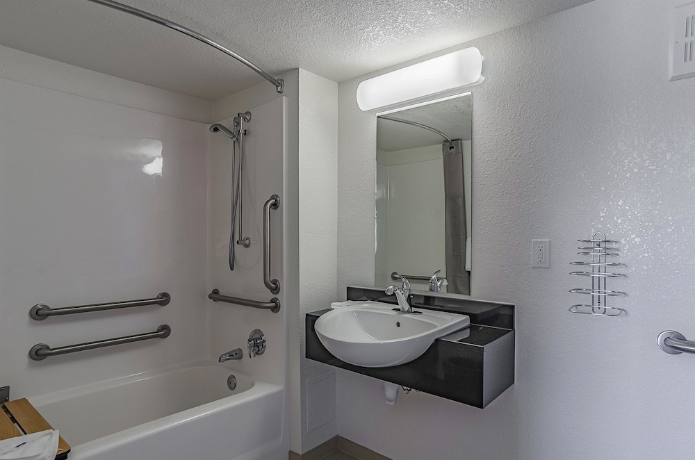 Park Inn by Radisson Cheyenne - photo 43