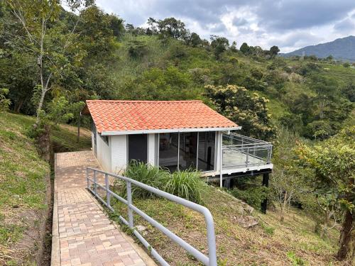 Entre Nubes - carbon neutral hotel in Nocaima