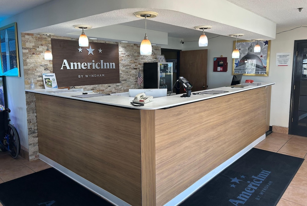 AmericInn by Wyndham Mosinee Central Wisconsin Airport — hotel near Central Wisconsin Airport