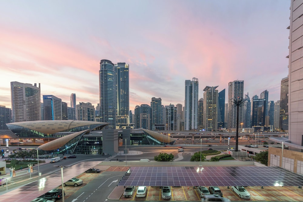 Neat 1BR in Lake City Tower by Deluxe Holiday Homes — 4-Star Luxury Hotel in Dubai, United Arab Emirates
