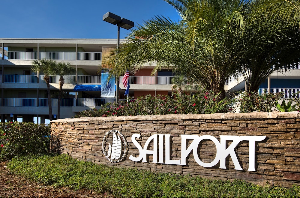 Sailport Waterfront Suites - photo 38