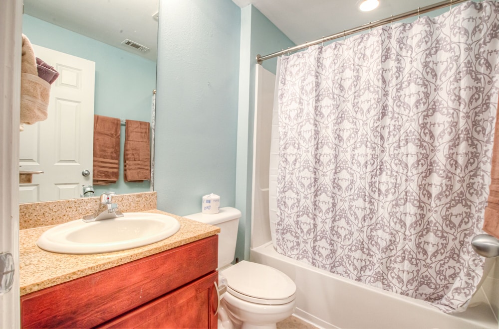 Laketown Wharf Resort by Aneliya's Rentals - photo 819