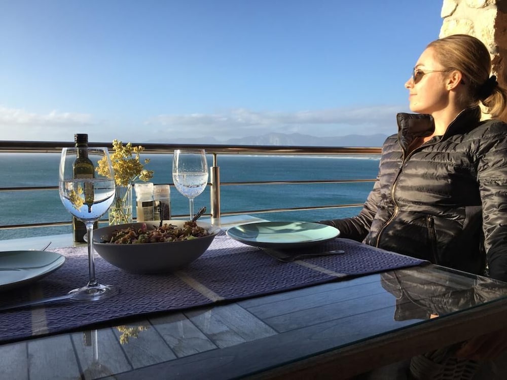 Kleinzee Oceanfront Guesthouse — 4-Star Luxury Hotel in Cape Town, South Africa