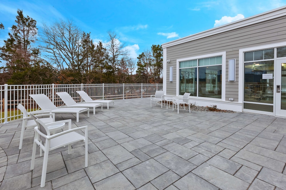 Hampton Inn Cape Cod Canal - photo 39