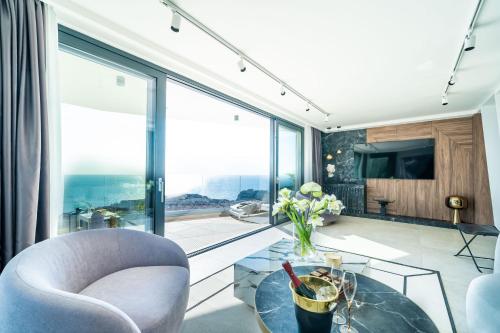 Lux Kalifa 5 Star Exquisite Residence