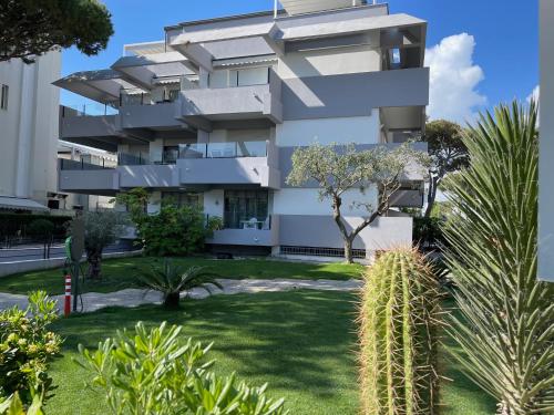 Appartamenti Carinzia Fronte Mare Flexrent Immobiliare Abissinia — 4-Star Luxury Hotel in Riccione, Italy