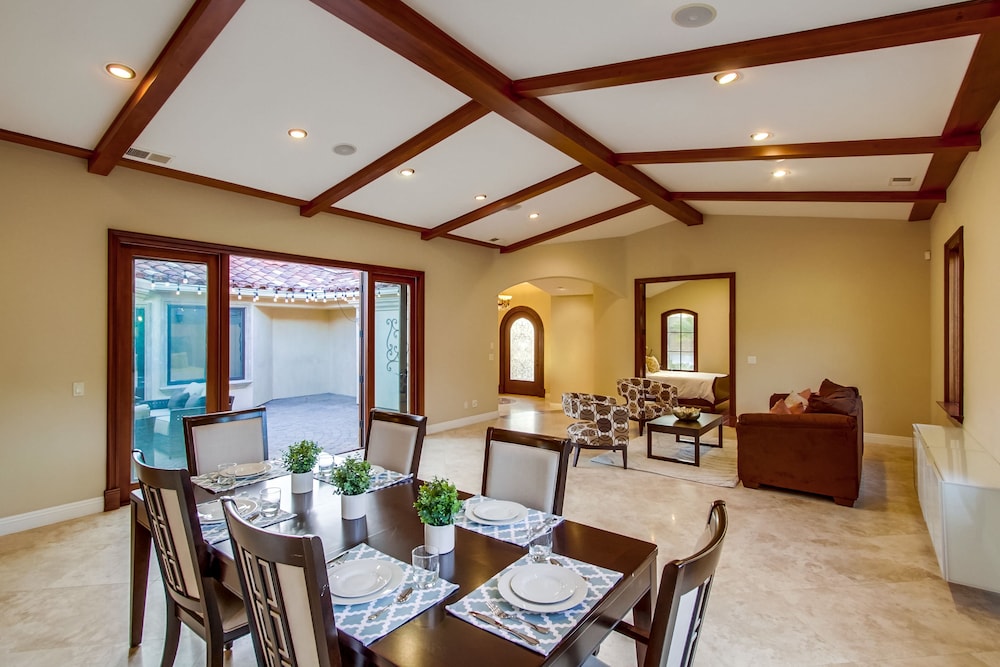 Tropical 5BR La Jolla Retreat by NamaStay - photo 45