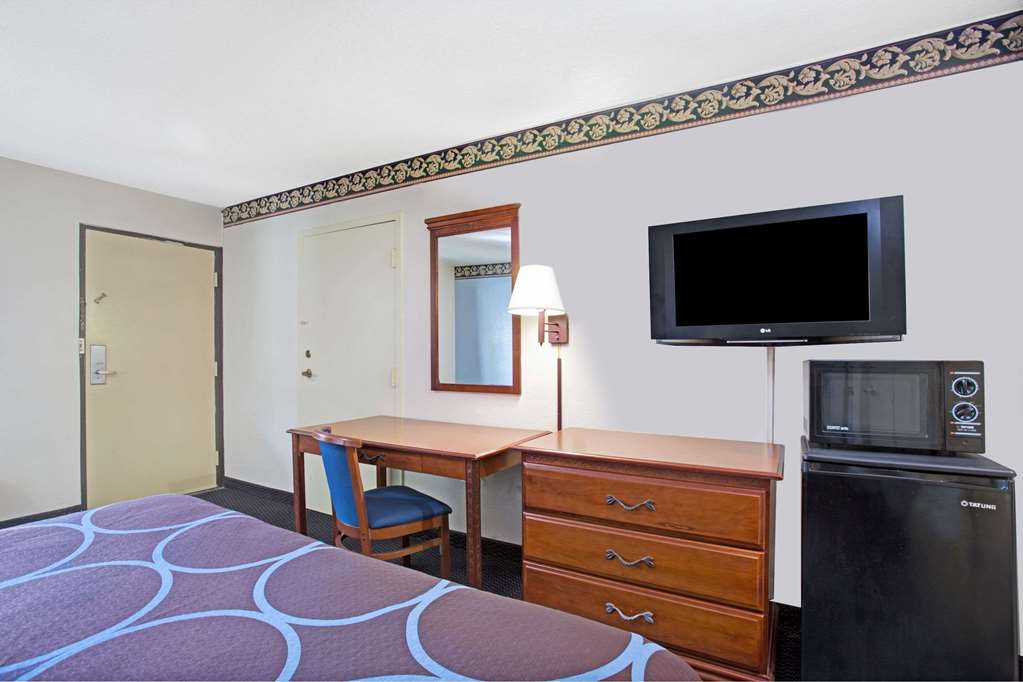 Super 8 by Wyndham Suwanee - photo 14