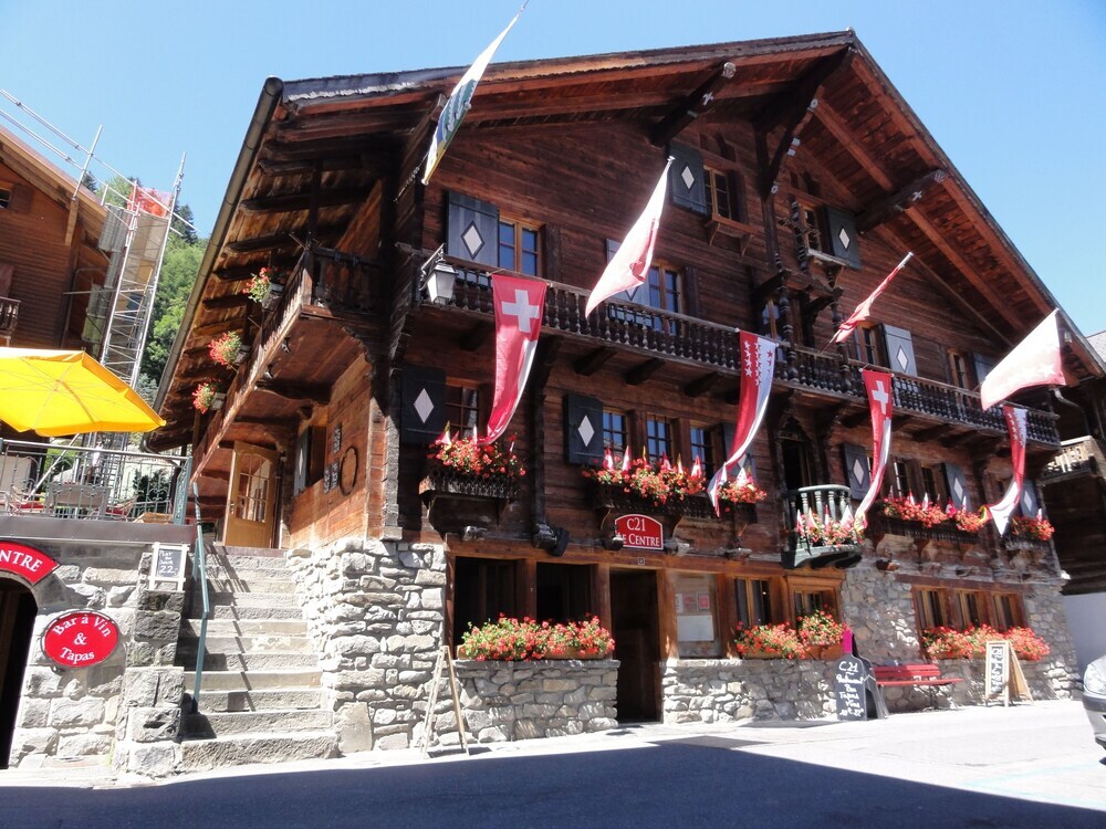 The Lodge by Mrs Miggins — 4-Star Luxury Hotel in Champery, Switzerland