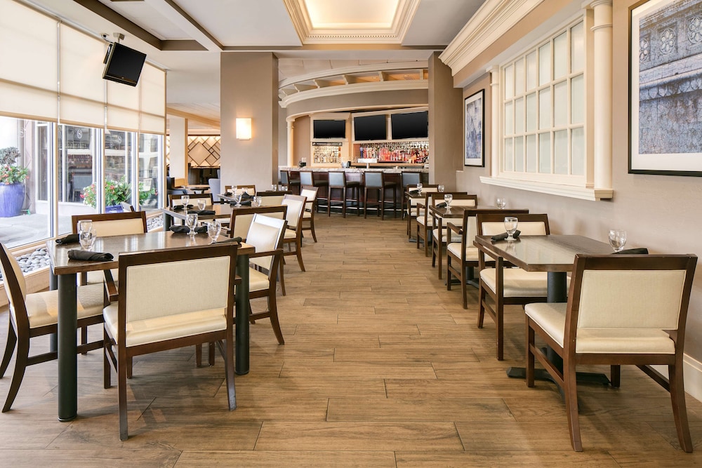 Hilton Kansas City Country Club Plaza - photo 43