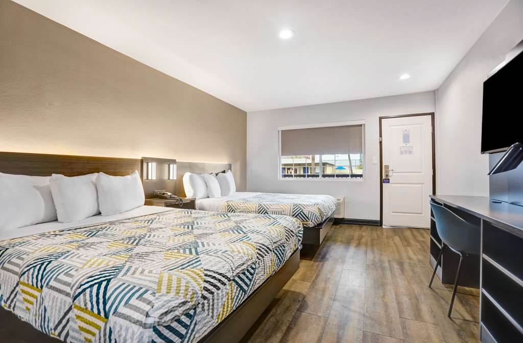 Motel 6 San Diego Airport Harbor - photo 18