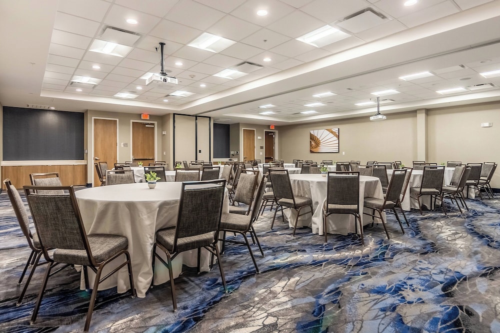 Fairfield Inn & Suites by Marriott Dallas DFW Airport North Coppell Grapevine - photo 26
