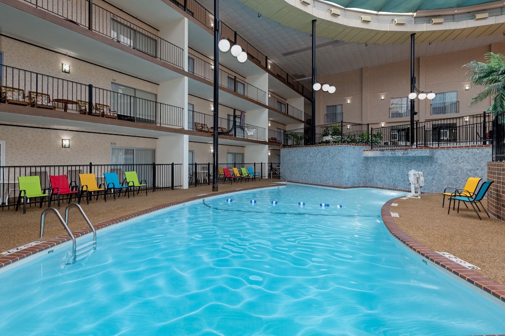Holiday Inn Des Moines Airport Conf Center by IHG - photo 25