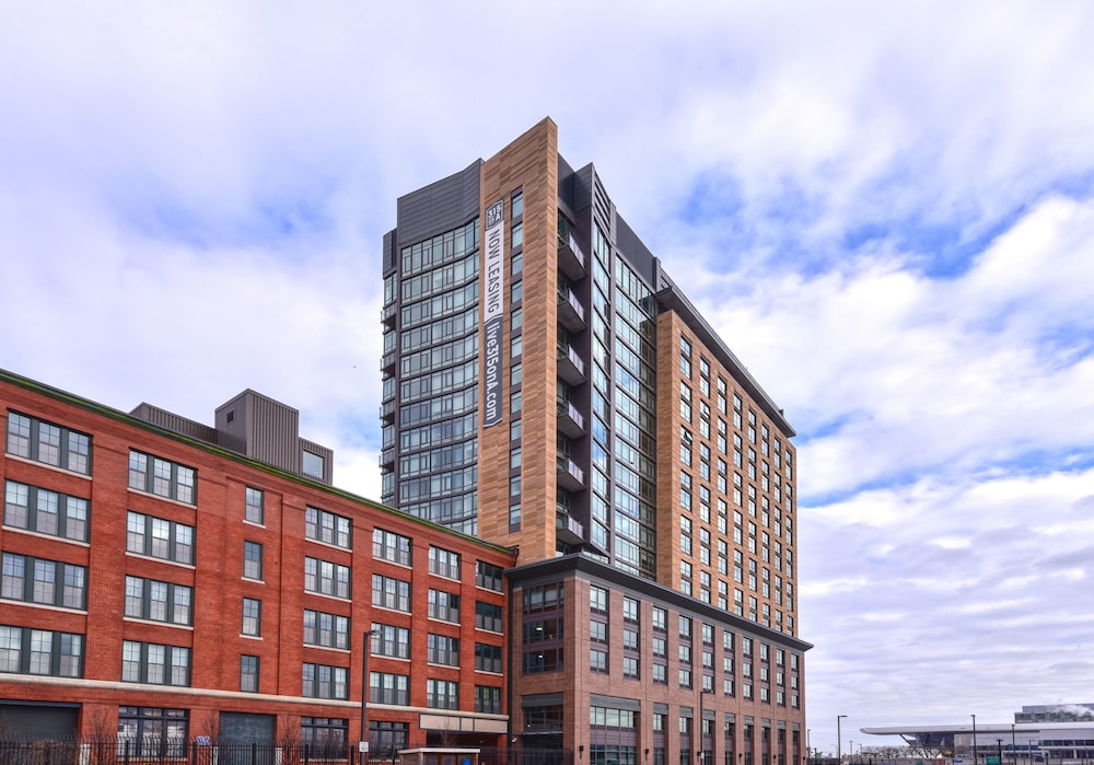 Global Luxury Suites at Seaport — 4-Star Luxury Hotel in Boston, United States