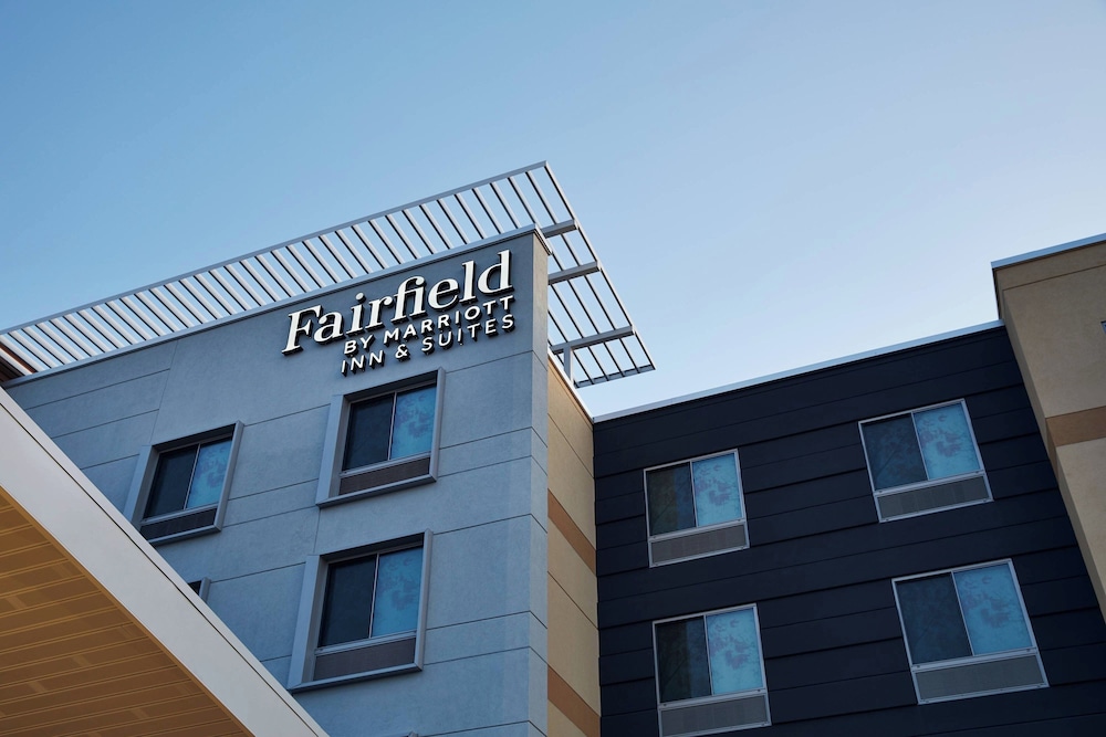 Fairfield Inn & Suites by Marriott Sheboygan - photo 22