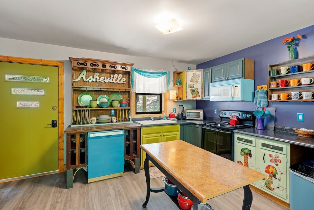 Backwoods Retreat — 4-Star Luxury Hotel in Horse Shoe, United States