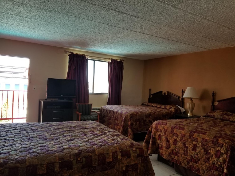 Cloud 9 Inn - photo 11
