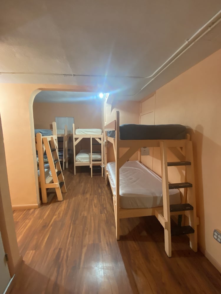 Hoosville Hostel - photo 9