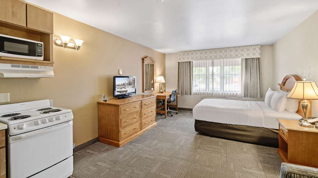 Clarion Hotel & Suites Fairbanks near Ft. Wainwright - photo 42